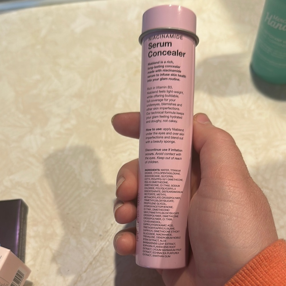 Pink Concealer Makeup Tool - Picture 6 of 6